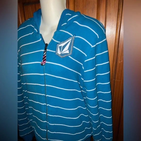 Volcom - Picture 3 of 8